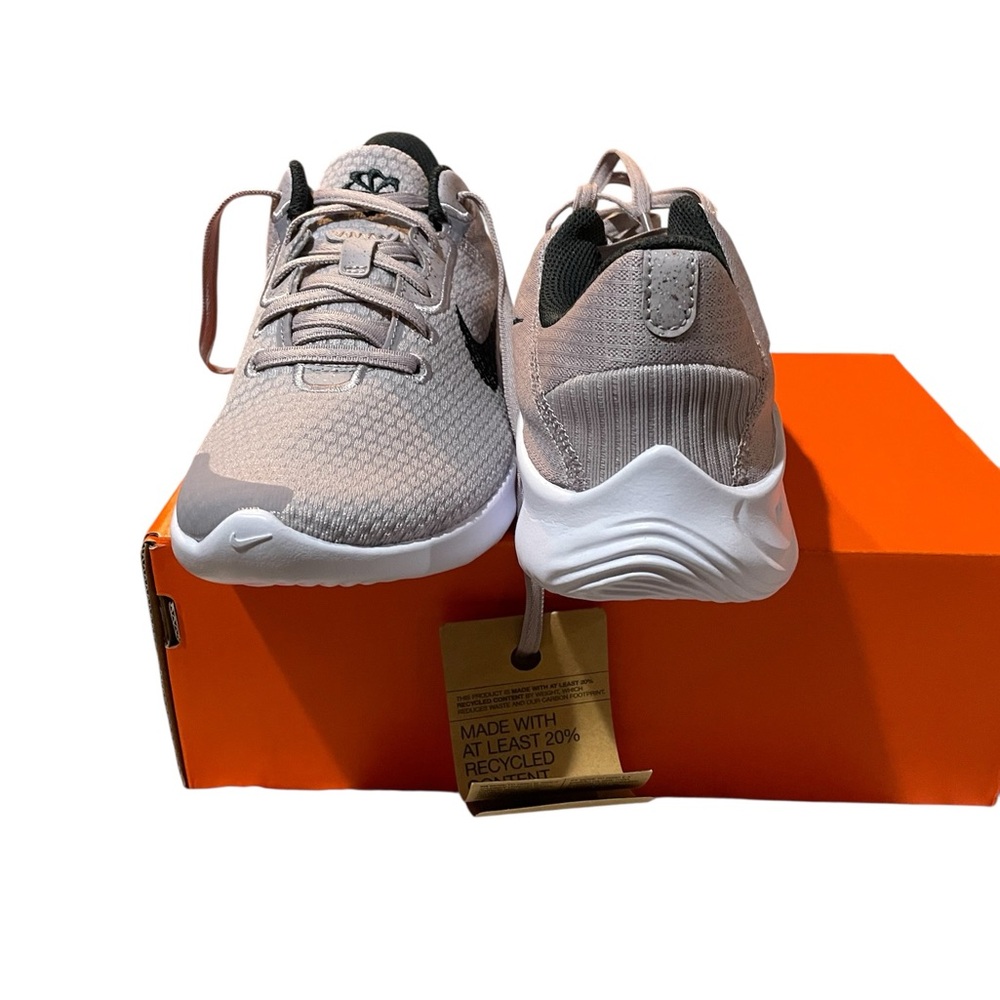 Nike Women's Gray and Black Athletic Shoes - Picture 5 of 7